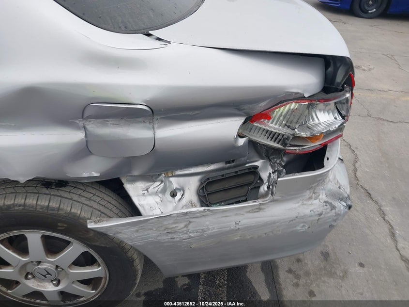 1HGCG66832A027796 2002 HONDA ACCORD photo no. 17