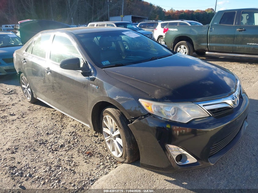 TOYOTA CAMRY HYBRID XLE