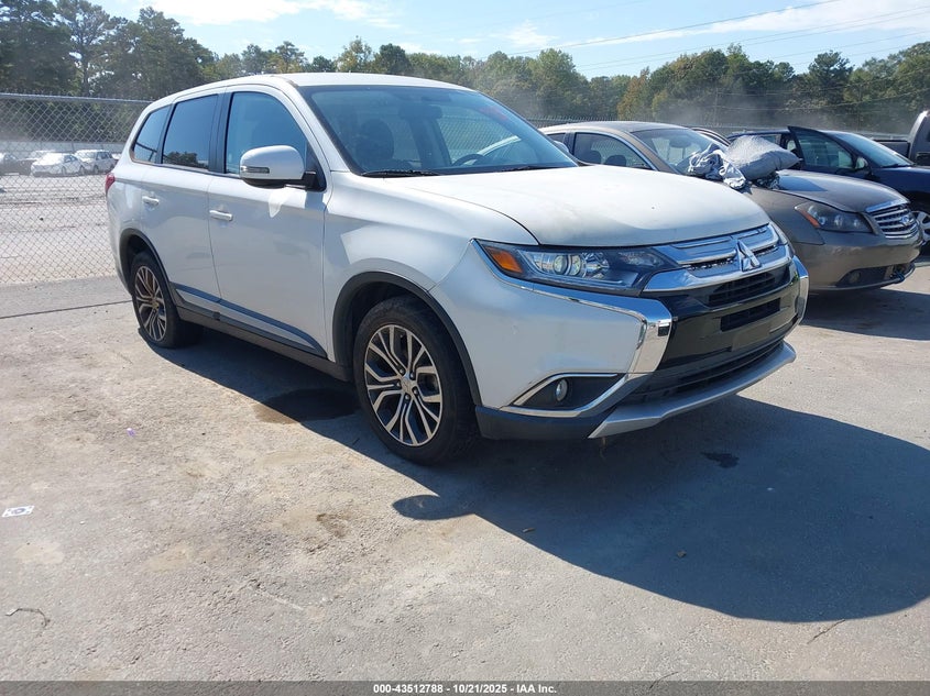 MITSUBISHI OUTLANDER SE