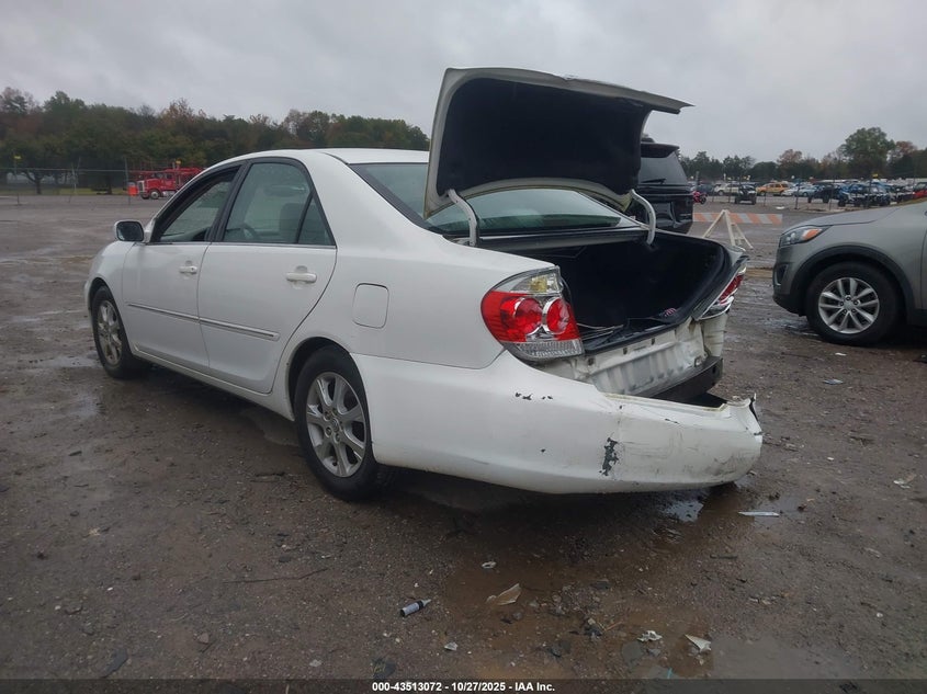 4T1BE32K55U392687 2005 TOYOTA CAMRY photo no. 3