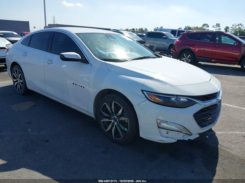 CHEVROLET MALIBU FWD RS