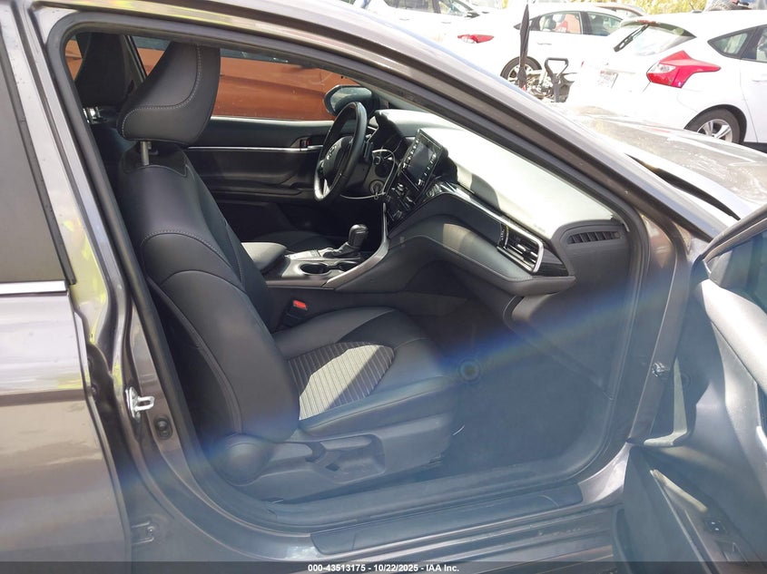 TOYOTA CAMRY - zdjęcie 5