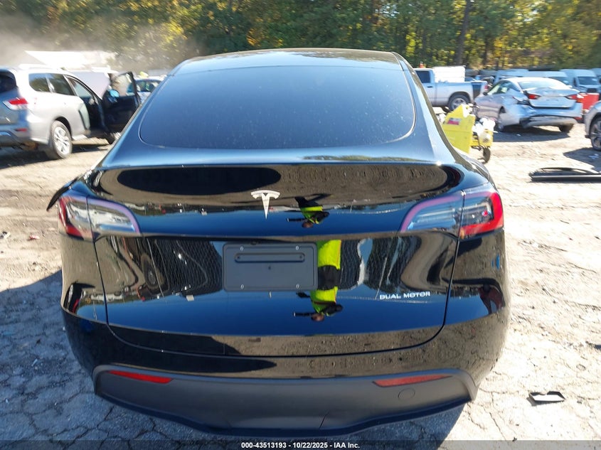 2023 Tesla Model Y Awd/Long Range Dual Motor All-Wheel Drive VIN: 7SAYGDEE1PA187657 Lot: 43513193