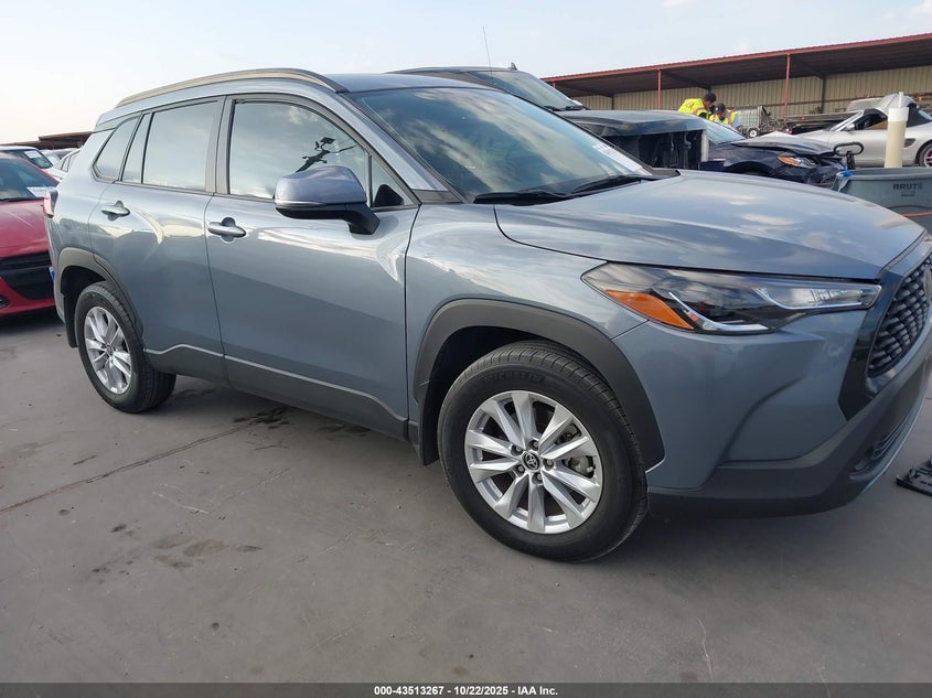 TOYOTA COROLLA CROSS LE