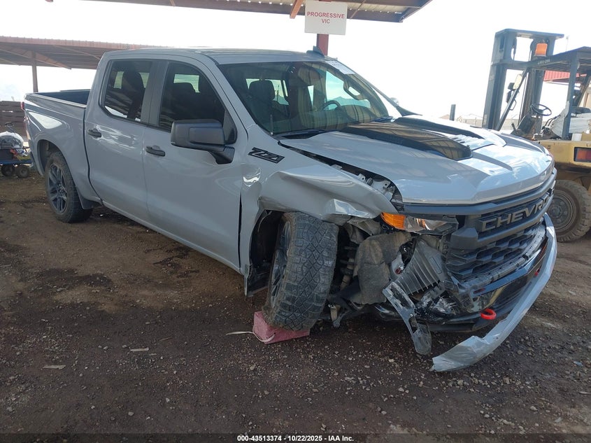 CHEVROLET SILVERADO 1500 4WD SHORT BED CUSTOM TRAIL BOSS