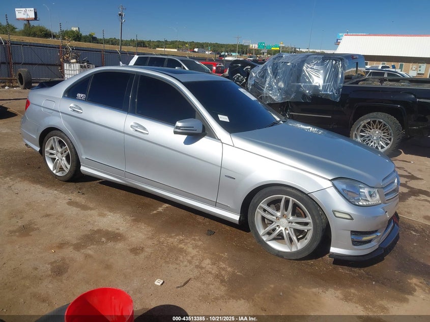 MERCEDES-BENZ C-CLASS LUXURY/SPORT