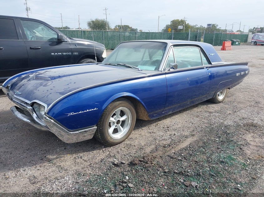 2Y83Z148021 1962 FORD THUNDERBIRD photo no. 2