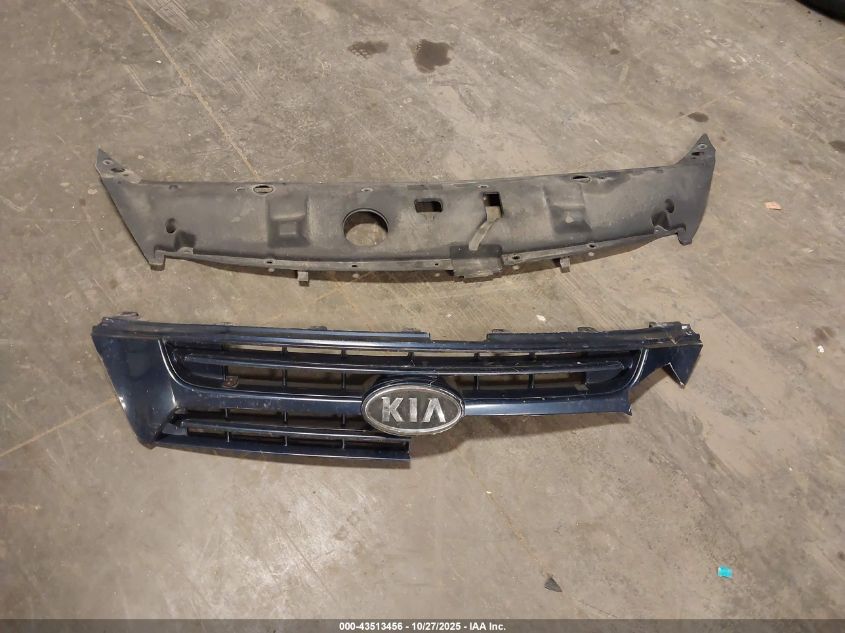 2008 Kia Sedona Lx VIN: KNDMB233886258644 Lot: 43513456