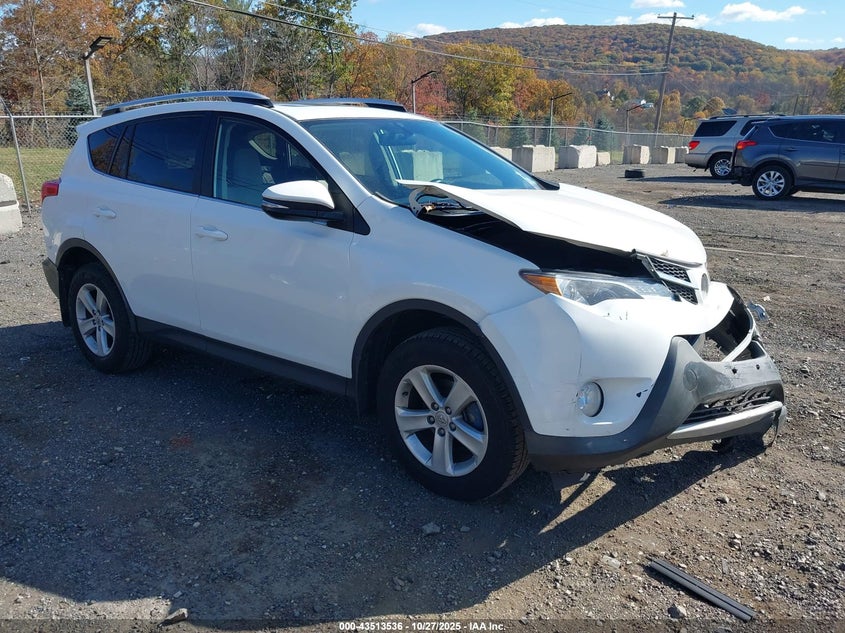 2014 TOYOTA RAV4 XLE - JTMRFREV6ED058595
