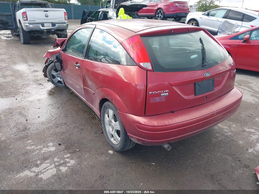 3FAFP31N05R150527 2005 FORD FOCUS photo no. 3