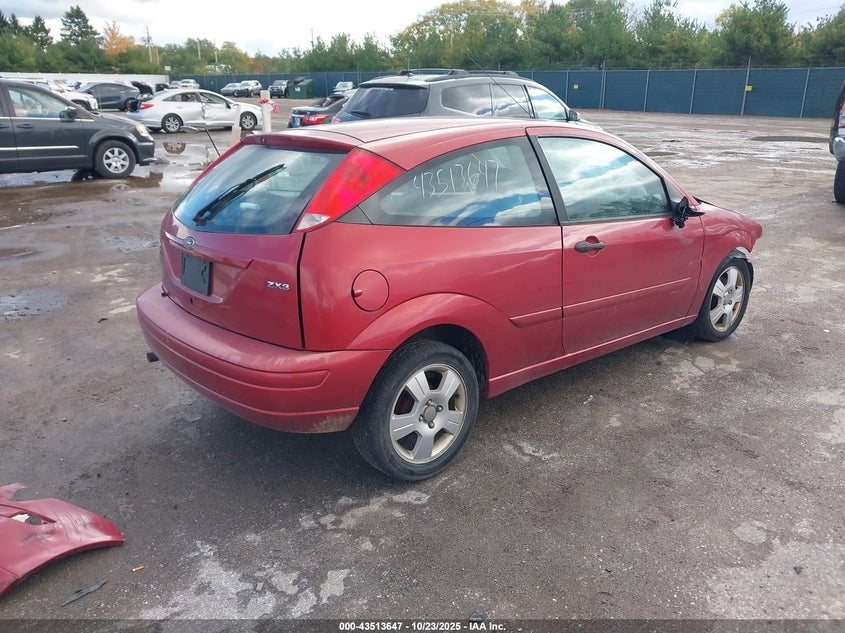 3FAFP31N05R150527 2005 FORD FOCUS photo no. 4