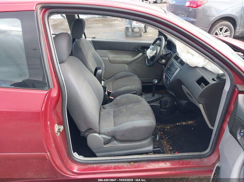 3FAFP31N05R150527 2005 FORD FOCUS photo no. 5