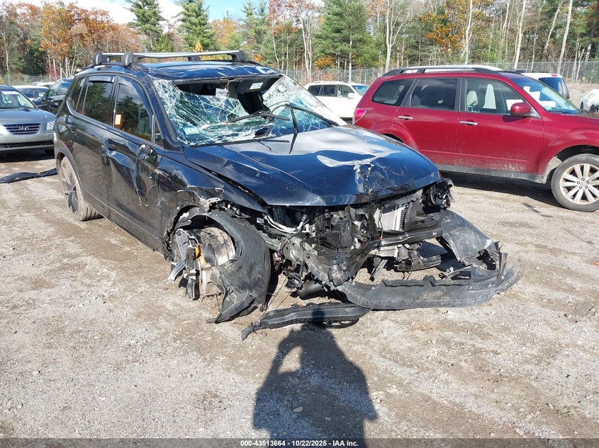 VOLKSWAGEN TIGUAN 2.0T SE R-LINE BLACK