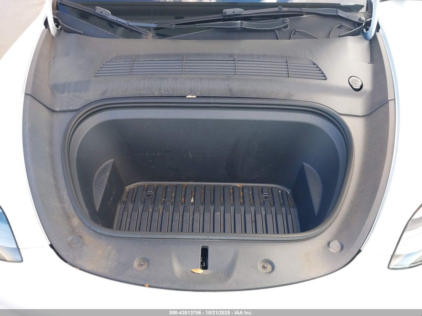 2023 Tesla Model Y VIN: 7SAYGAEE4PF833923 Lot: 43513706