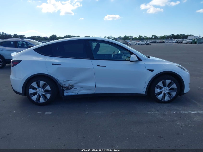 2023 Tesla Model Y VIN: 7SAYGAEE4PF833923 Lot: 43513706