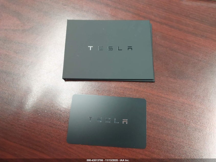 2023 Tesla Model Y VIN: 7SAYGAEE4PF833923 Lot: 43513706