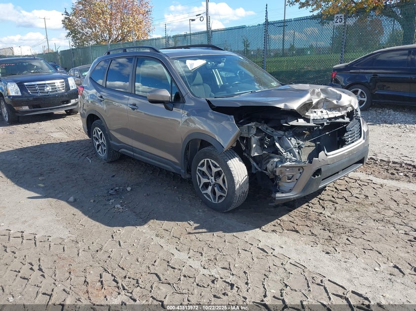 SUBARU FORESTER PREMIUM