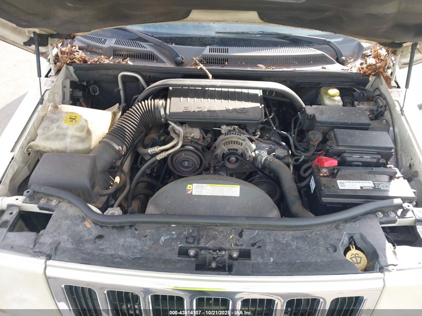 2008 Jeep Commander Sport VIN: 1J8HH48K08C114866 Lot: 43514107