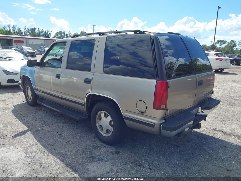 1GNEC13R0XR145632 1999 CHEVROLET TAHOE photo no. 3