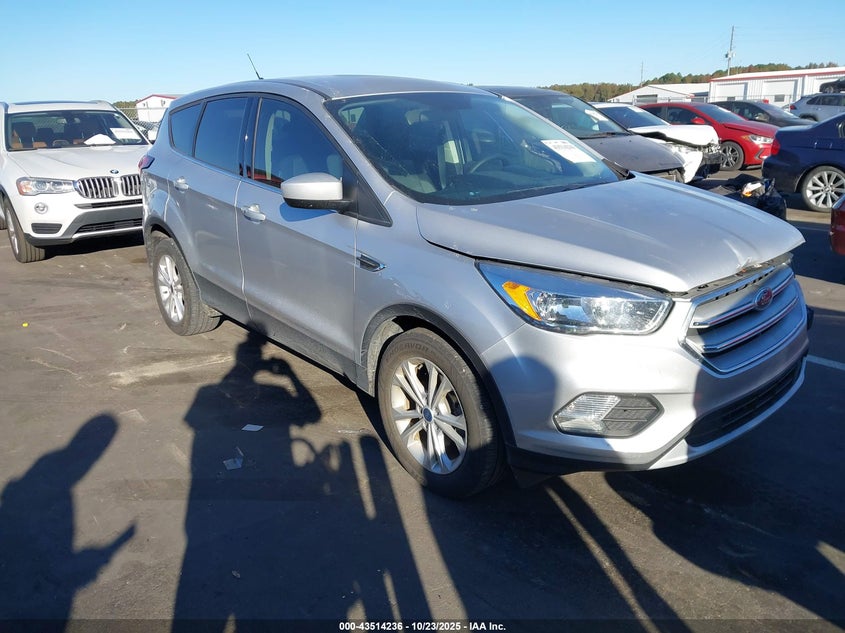 2019 FORD ESCAPE SE - 1FMCU0GD9KUB45538