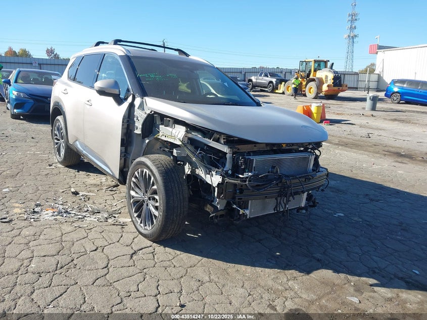 NISSAN ROGUE PLATINUM FWD