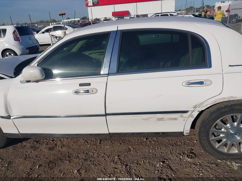 2006 Lincoln Town Car Signature VIN: 1LNHM81V36Y637096 Lot: 43514279