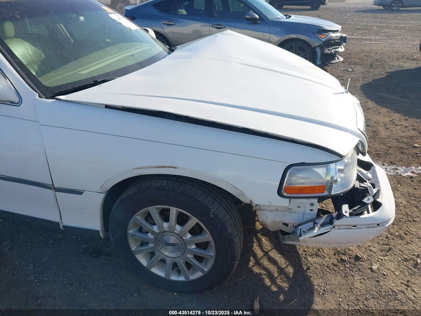 2006 Lincoln Town Car Signature VIN: 1LNHM81V36Y637096 Lot: 43514279