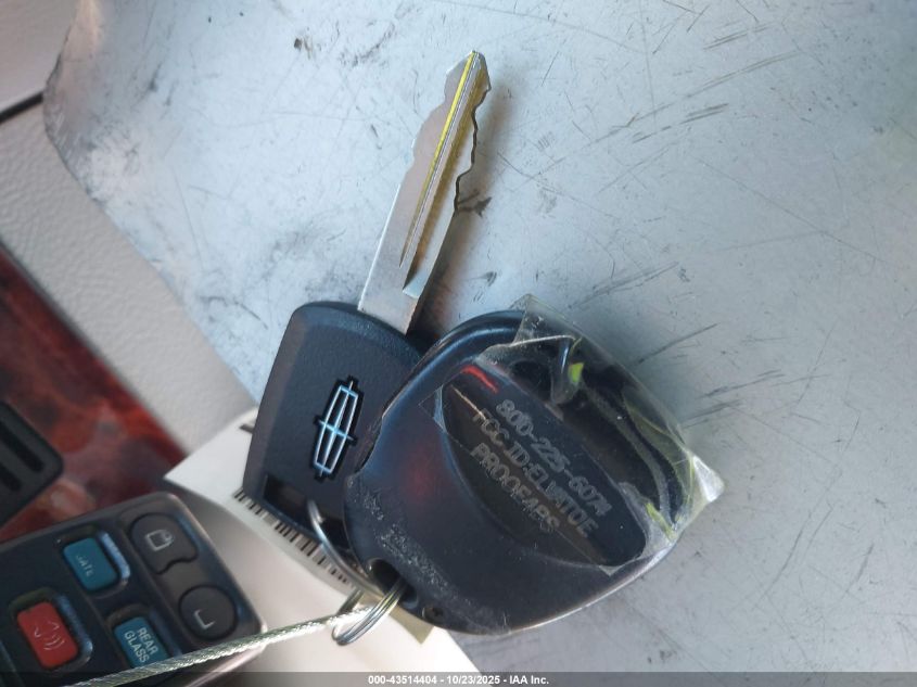 2004 Lincoln Navigator VIN: 5LMFU28R04LJ28040 Lot: 43514404