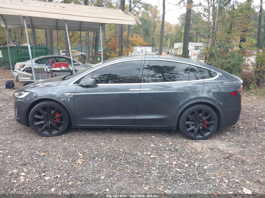 2016 Tesla Model X 60D/P100D/P90D VIN: 5YJXCAE43GF001193 Lot: 43514528