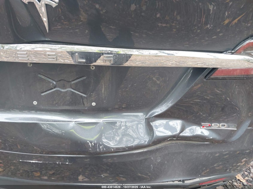 2016 Tesla Model X 60D/P100D/P90D VIN: 5YJXCAE43GF001193 Lot: 43514528