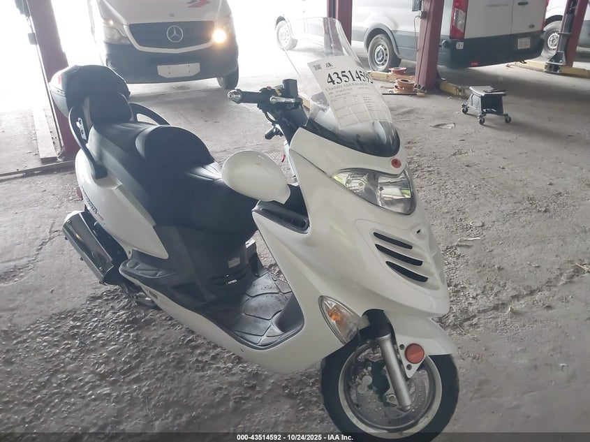 2009 KYMCO USA INC GRAND VISTA 250 - RFBS4K1909B370875