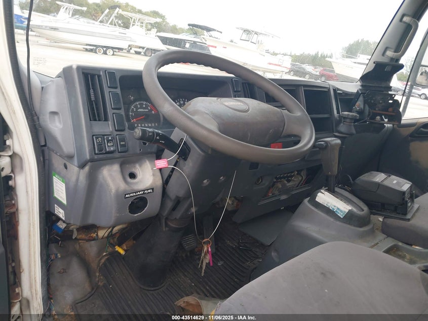 2014 Isuzu Npr Gas Reg VIN: 54DC4W1B6ES802418 Lot: 43514629