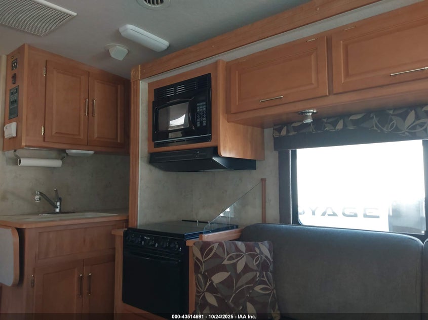 2006 Ford F550 Super Duty Stripped Chass VIN: 1F6MF53Y860A08485 Lot: 43514691