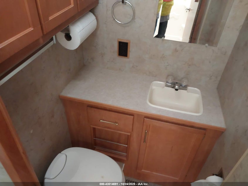 2006 Ford F550 Super Duty Stripped Chass VIN: 1F6MF53Y860A08485 Lot: 43514691