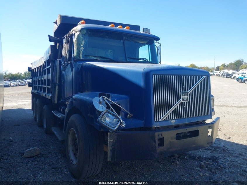 4VHJCCGF2WN861573 1998 VOLVO  photo no. 7