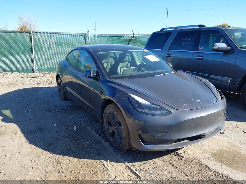 TESLA MODEL 3 LONG RANGE DUAL MOTOR ALL-WHEEL DRIVE