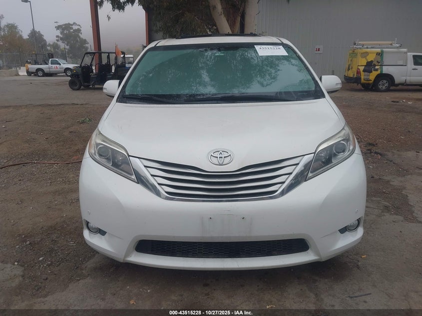 5TDYZ3DC8HS844648 2017 TOYOTA SIENNA photo no. 12