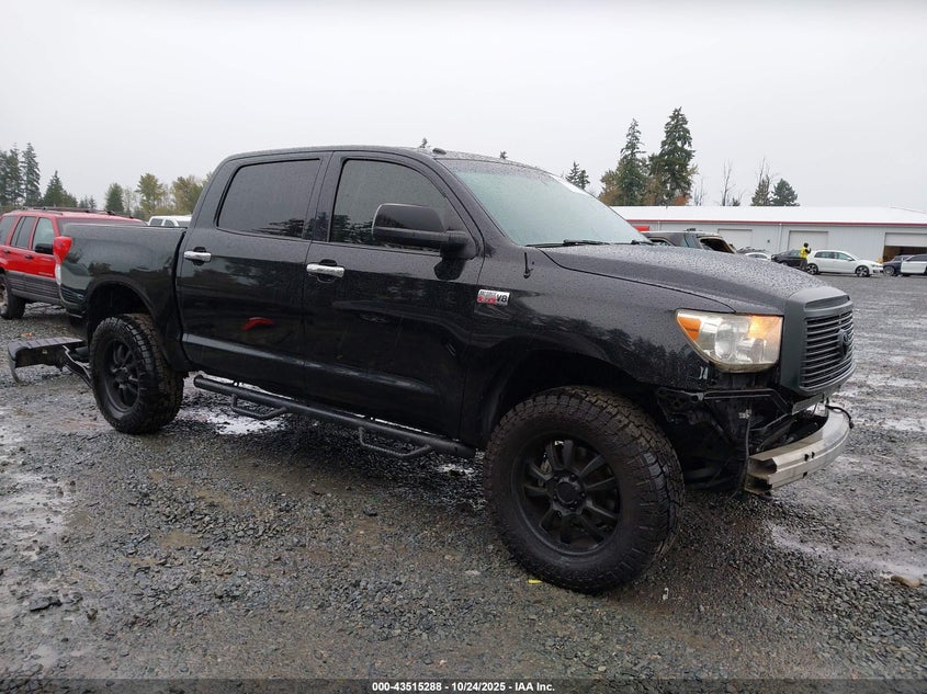 TOYOTA TUNDRA LIMITED 5.7L V8