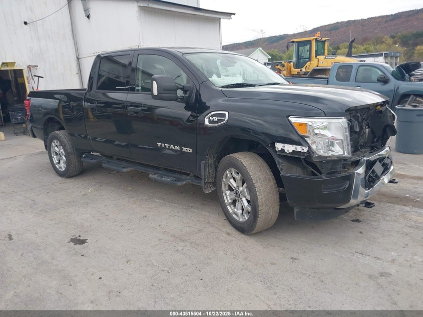 NISSAN TITAN SV 4X4