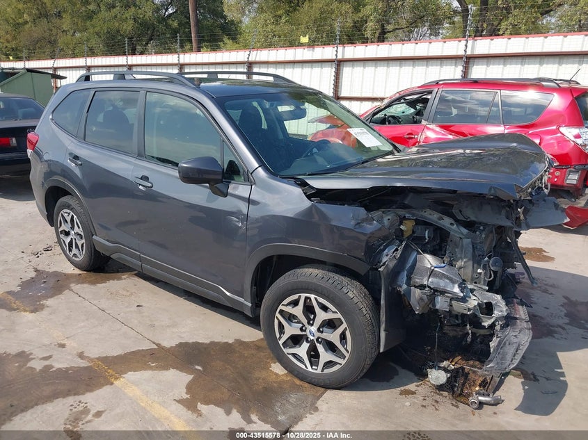 SUBARU FORESTER PREMIUM