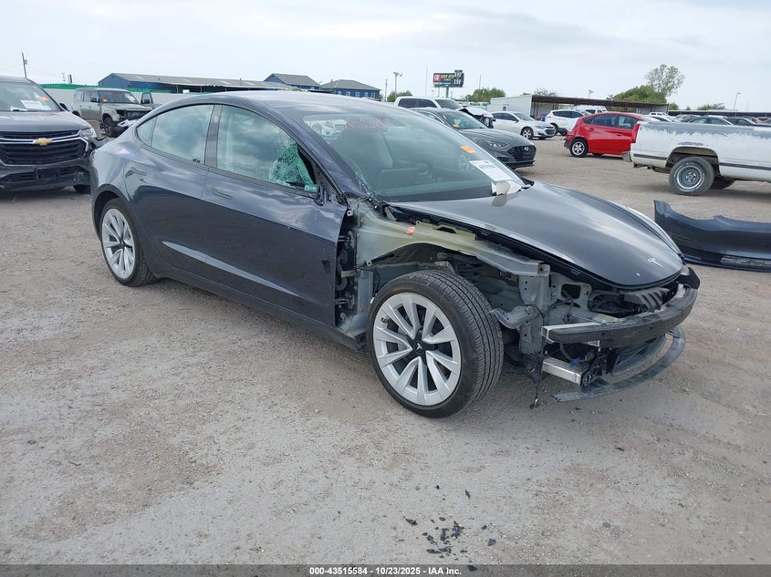 TESLA MODEL 3 REAR-WHEEL DRIVE