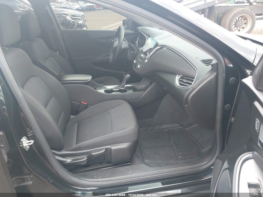 2020 CHEVROLET MALIBU auction photo 5