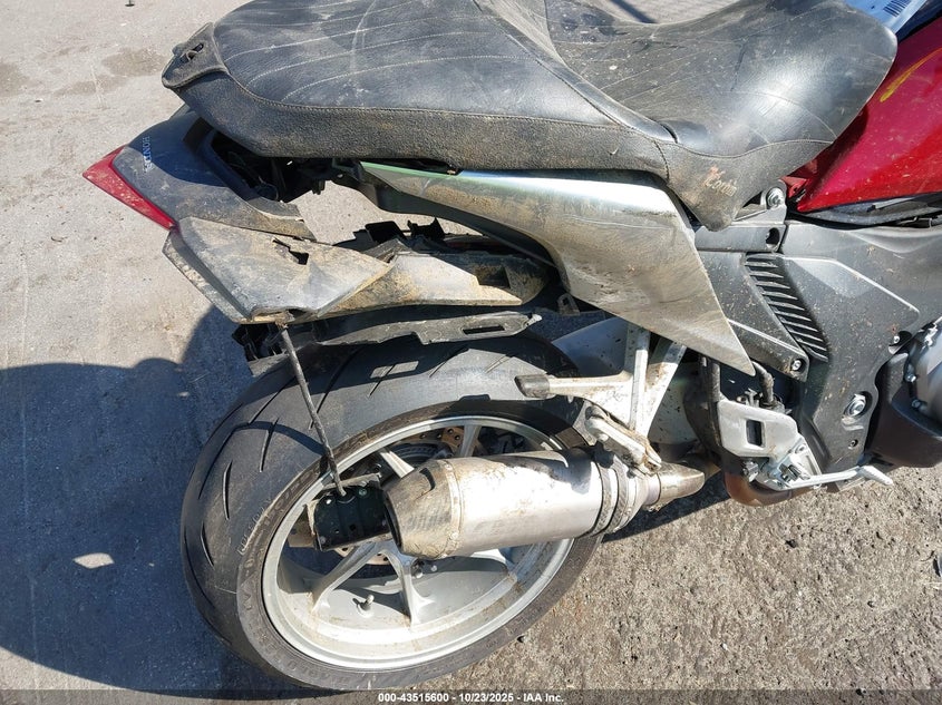 JH2SC6318AK000333 2010 HONDA VFR photo no. 16
