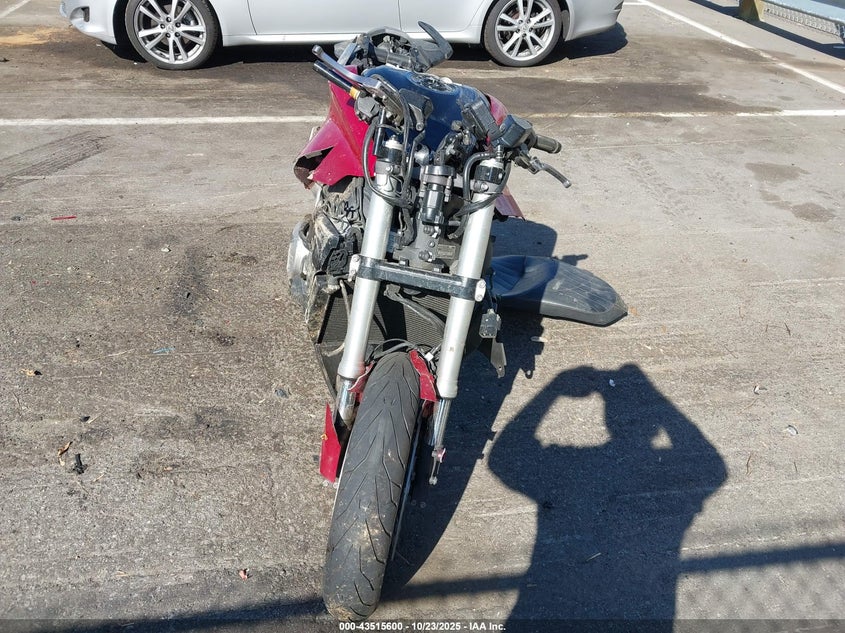 JH2SC6318AK000333 2010 HONDA VFR photo no. 5