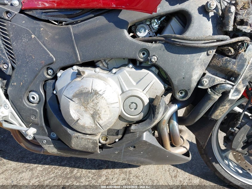 JH2SC6318AK000333 2010 HONDA VFR photo no. 8