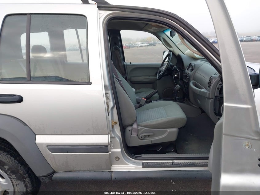 1J8GL48K27W660513 2007 JEEP LIBERTY (NORTH AMERICA) photo no. 5
