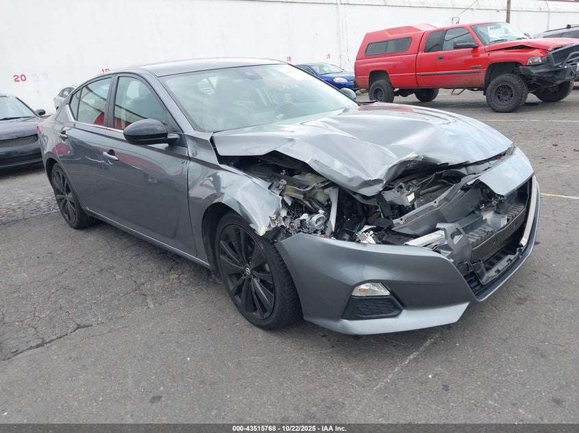 NISSAN ALTIMA SR FWD