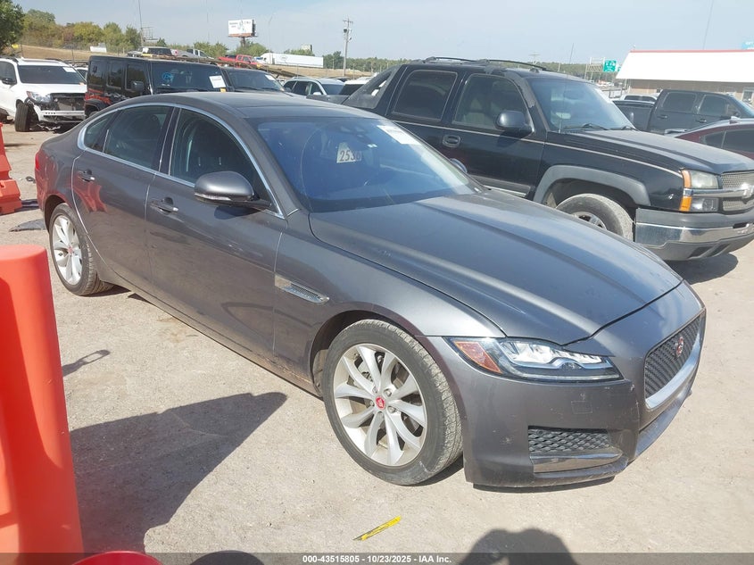 JAGUAR XF 25T PREMIUM