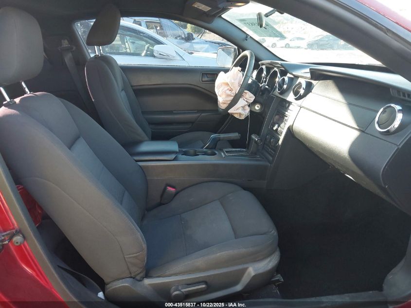 2007 Ford Mustang V6 Deluxe/V6 Premium