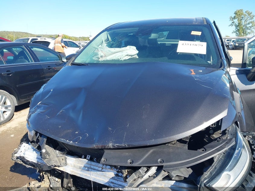 2022 Chrysler Pacifica Hybrid Touring L VIN: 2C4RC1L7XNR120947 Lot: 43515879